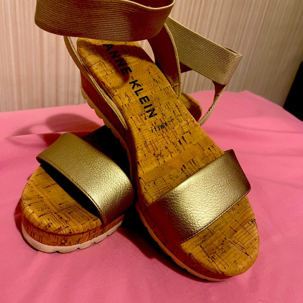 Euc Anne Klein platform cork sandals sz 8
